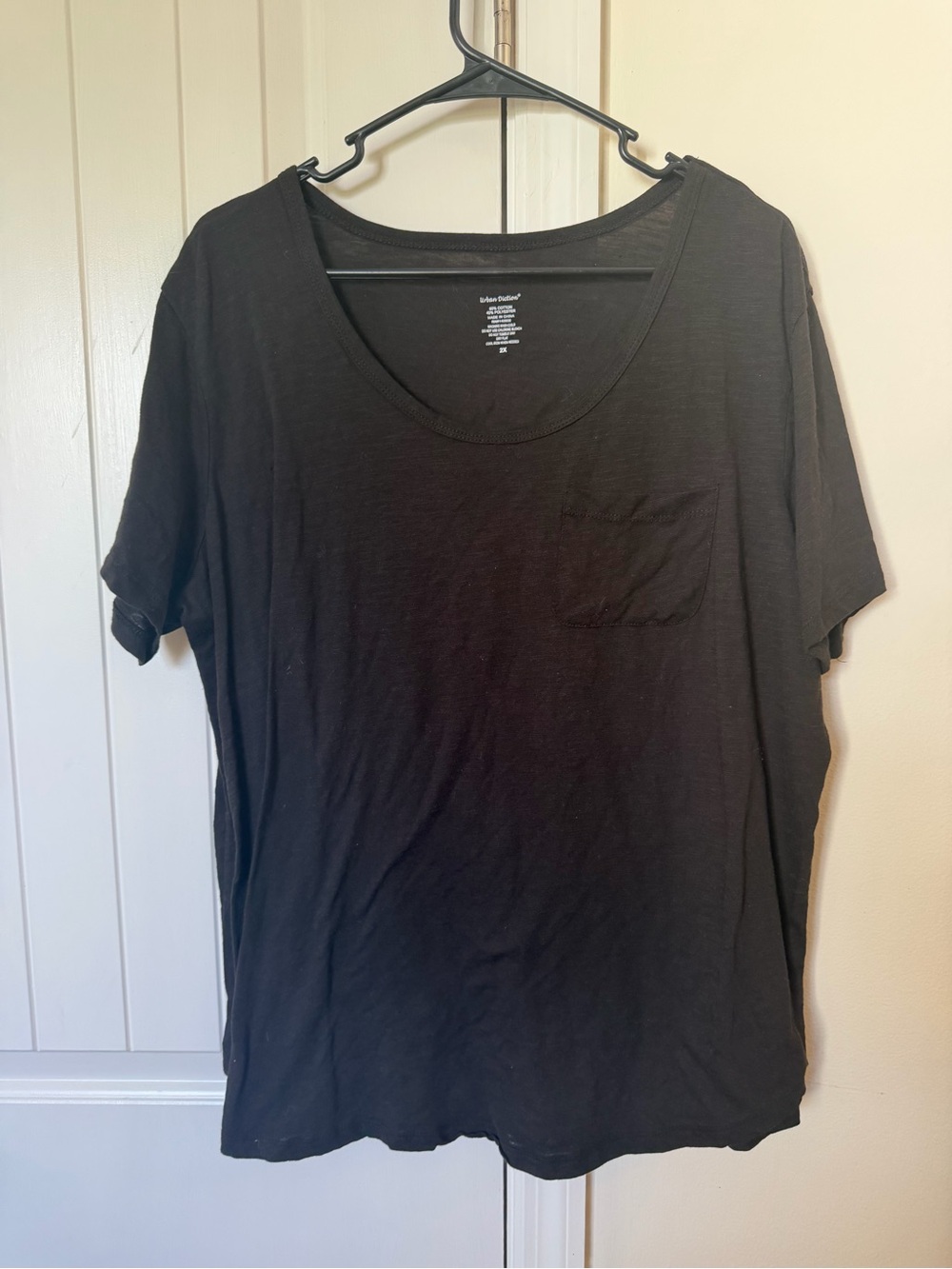 Urban Diction Women’s 2X Black Scoop Neck Pocket Tee Relaxed Fit Plus Size